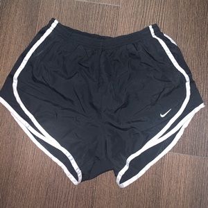 Black nike tempo shorts